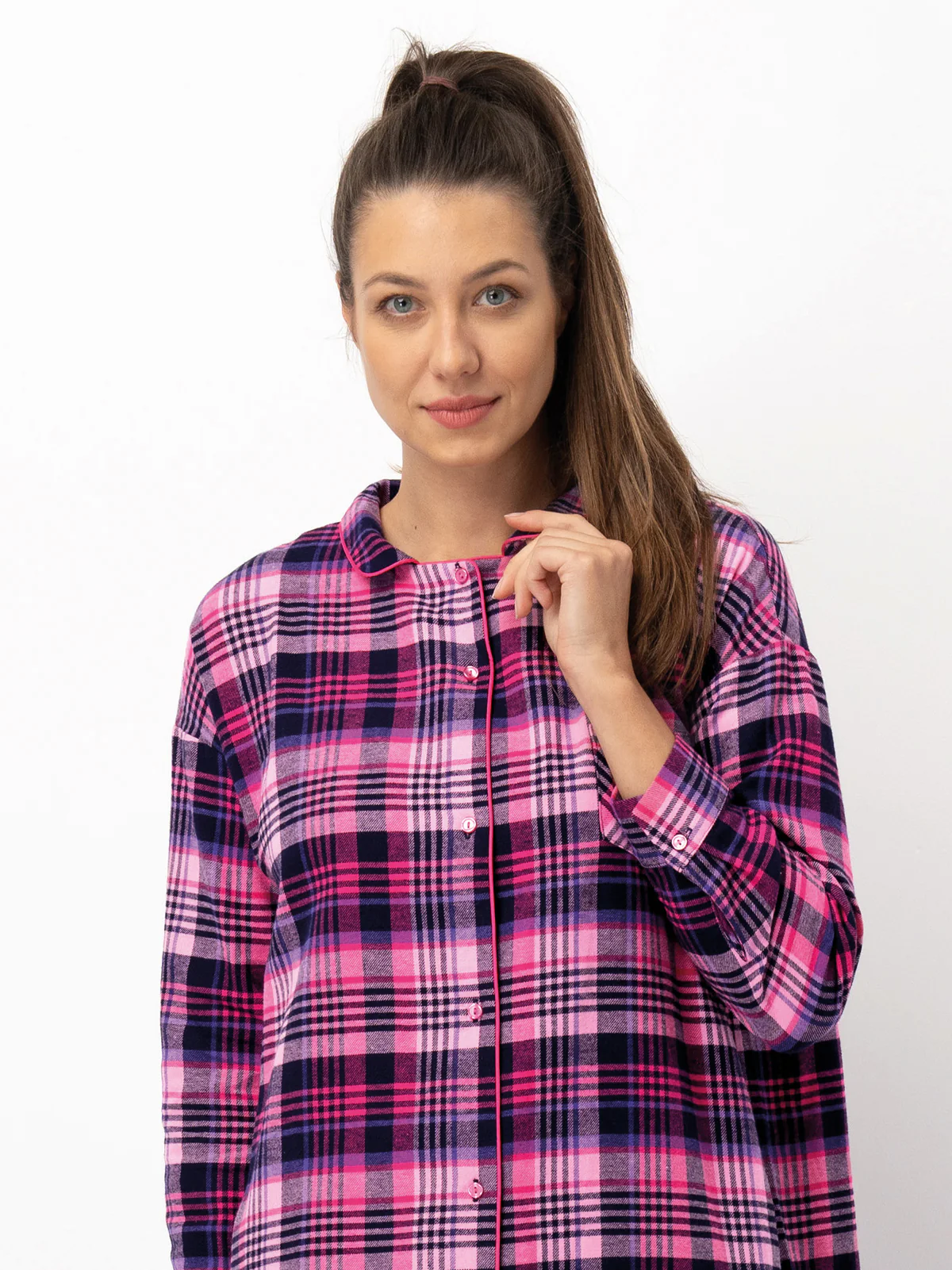 DŁUGA FLANELOWA KOSZULA NOCNA W KRATĘ - Image 8